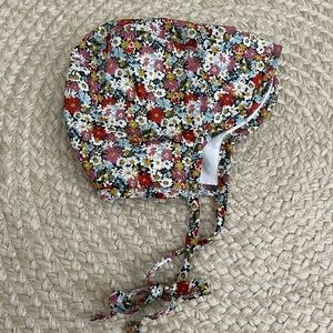 Briar baby bonnet
